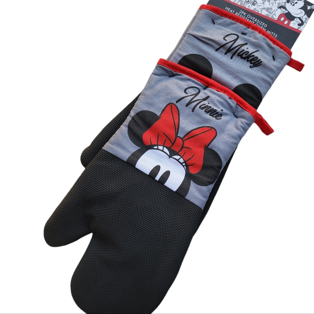 Set of 2 Disney Mickey and Minnie Oven Mitts Neoprene Grip
